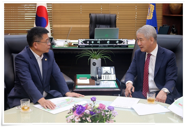 [동영상] 가평군과 춘천시, 제2경춘국도 노선 이견 표출